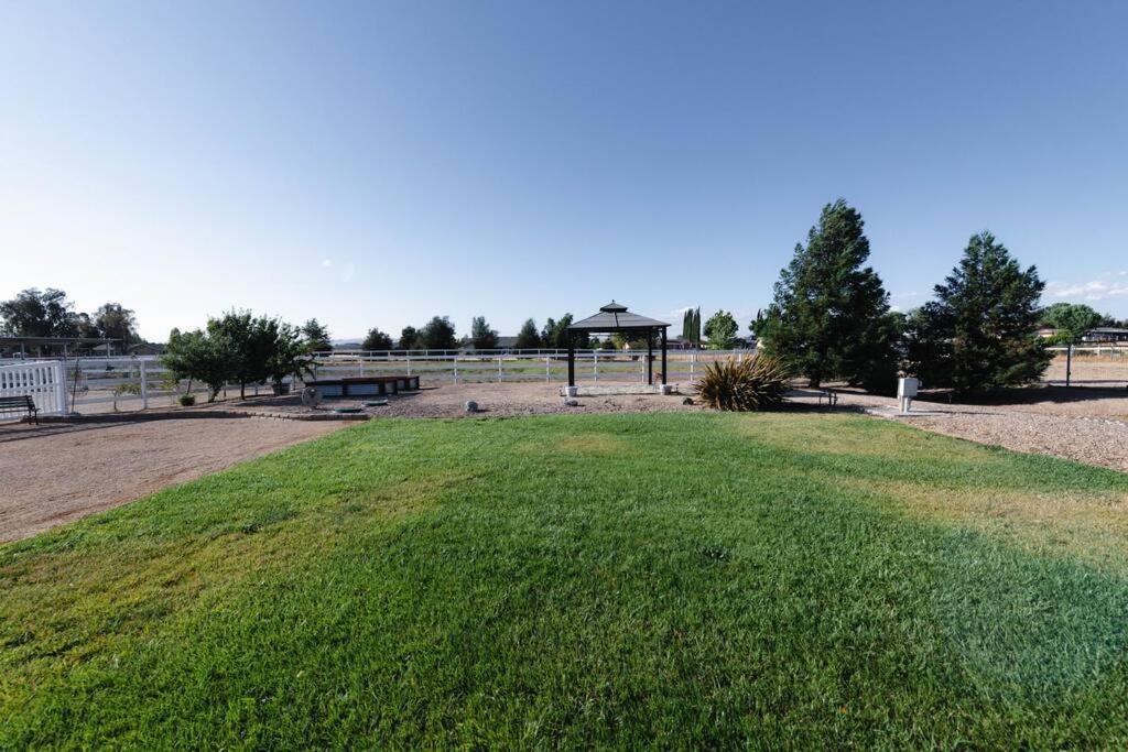 Our Farmhouse, Our Place: Cozy And Cute Homestead! Paso Robles Esterno foto